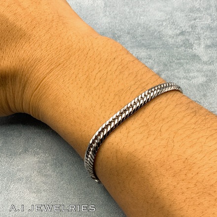 プラチナ850 12面カット トリプル ブレスレット 18g 18cm / Pt850