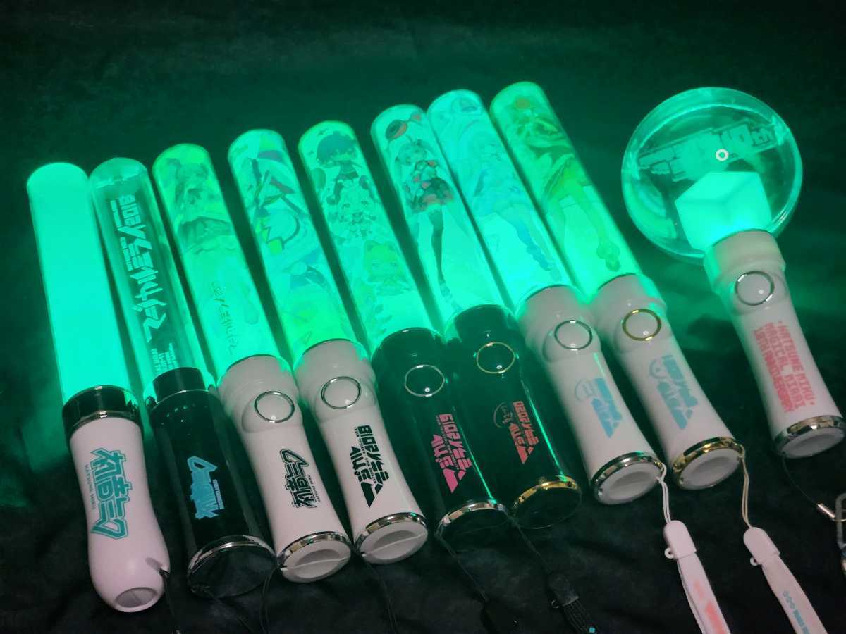 Yahoo!オークション - 初音ミク マジカルミライ 歴代ペンライト9種セッ