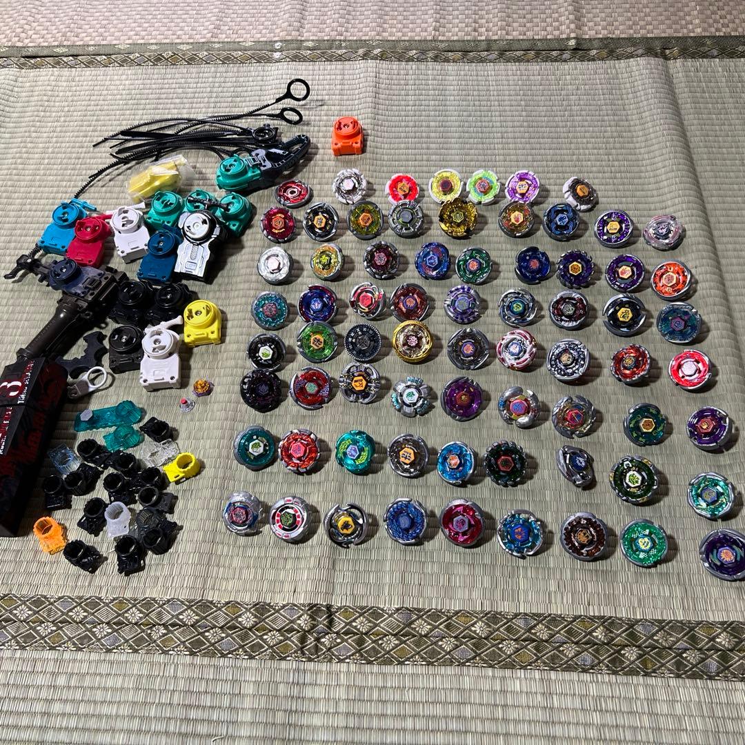 【希少】メタルファイト　ベイブレード　約70個　ランチャー　大量　まとめ売り 希少】メタルファイト ベイブレード 約70個 ランチャー 大量 まとめ売り