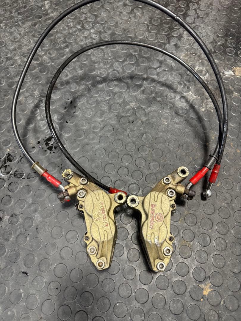 Brembo ブレーキキャリパー ゴールド Brembo ブレーキキャリパー 新カニ 2P 34 84mm ゴールド 商品番号