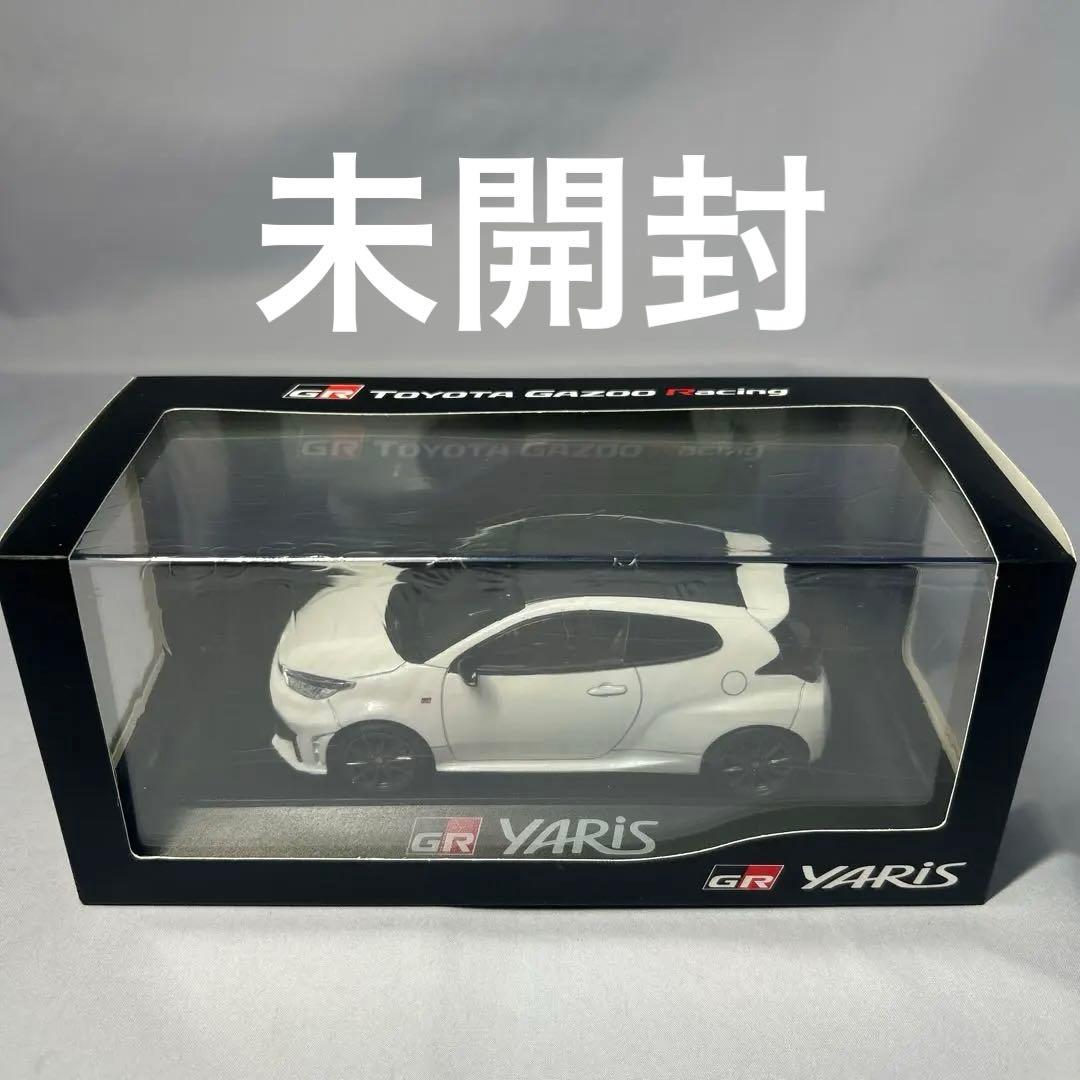 GRヤリス　白　プラチナホワイトパールマイカ　カラーサンプル Amazon | 1/30 ミニカー 新型ヤリス GR YARIS 前期 非売品 カラー