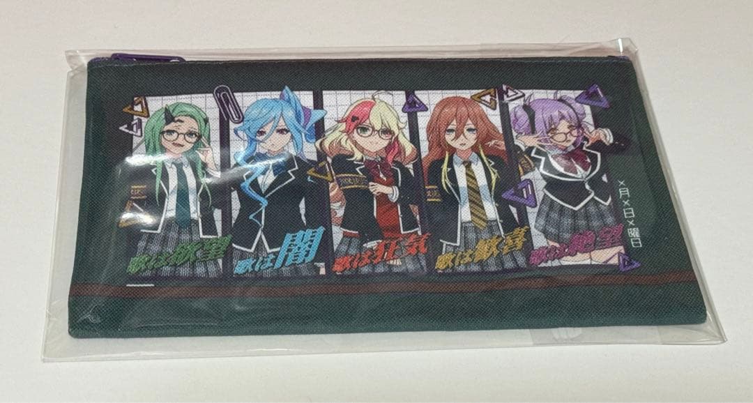 ＜ともち ＞マクロスΔ 池袋デルタ学園　キャラポーチ　闇キューレ 劇場版マクロスΔ 絶対LIVE!!!!!! POP UP STORE 🏫池袋デルタ学園